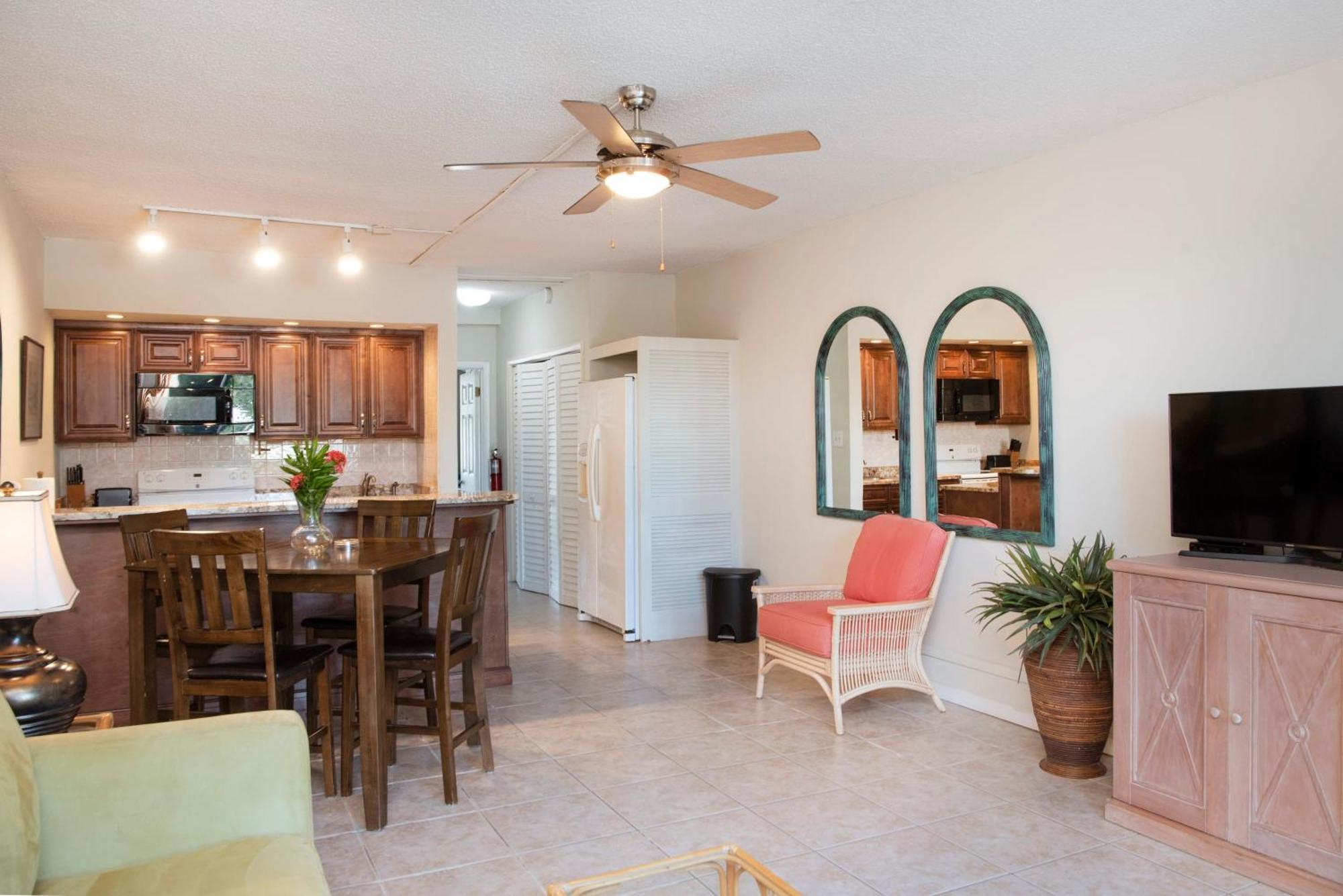 Beach Living At Island Pine Villas George Town Eksteriør billede
